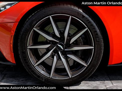 Used 2020 Aston Martin DB11 Volante RWD image 38