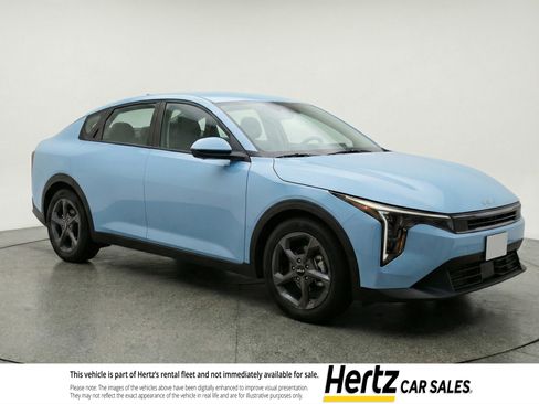 Used 2025 Kia K4 LXS FWD image 1