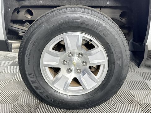 Used 2018 Chevrolet Silverado 1500 LT w/ All Star Edition AWD/4WD image 29