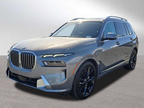 Used 2025 BMW X7 xDrive40i w/ Premium Package image 7