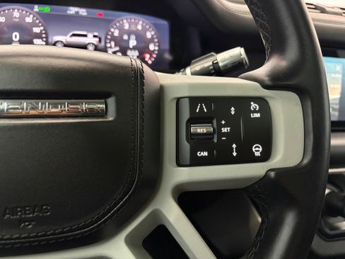 Used 2020 Land Rover Defender 110 HSE AWD/4WD image 22