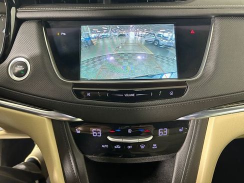 Used 2018 Cadillac XT5 AWD image 23