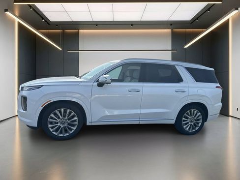 Used 2021 Hyundai Palisade Limited FWD image 2