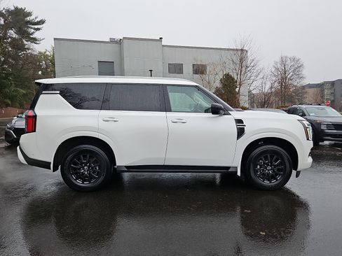 Certified 2025 Nissan Armada SV image 6