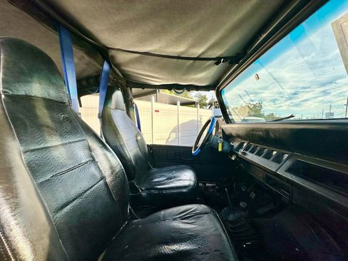 Used 1993 Jeep Wrangler S AWD/4WD image 12