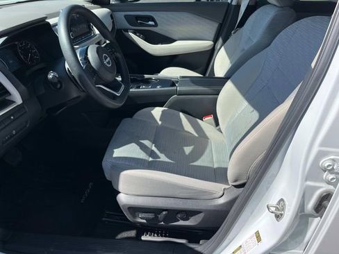 Used 2023 Nissan Rogue SV image 13