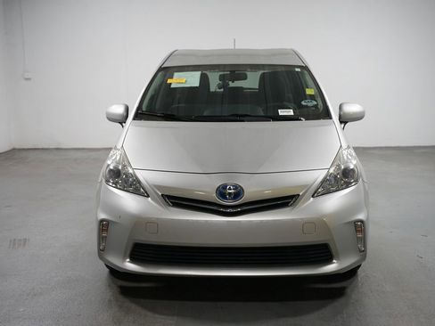 Used 2012 Toyota Prius V Three image 2