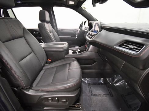 Used 2023 Chevrolet Suburban RST image 19