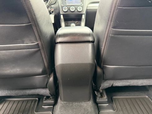 Used 2014 Subaru Forester 2.5i Limited AWD/4WD image 38