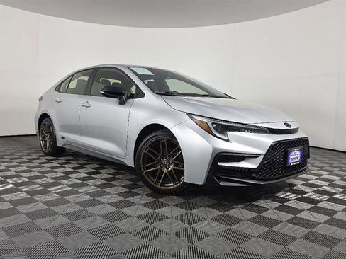 Used 2024 Toyota Corolla SE AWD/4WD image 1