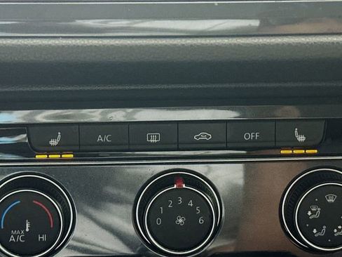 Used 2023 Volkswagen Tiguan S image 22