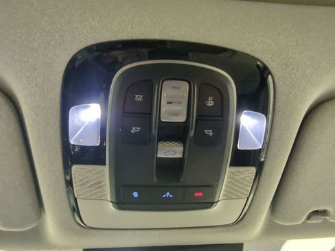 Used 2021 Hyundai Palisade Limited image 25