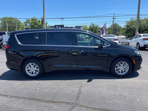 Used 2026 Chrysler Pacifica Select FWD image 19