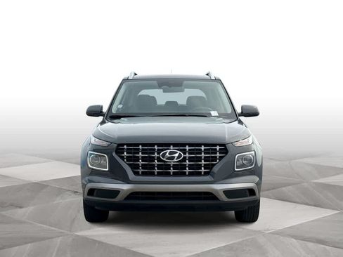Used 2025 Hyundai Venue SEL FWD image 3