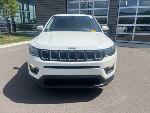 Used 2019 Jeep Compass Latitude w/ Safety & Security Group FWD image 2