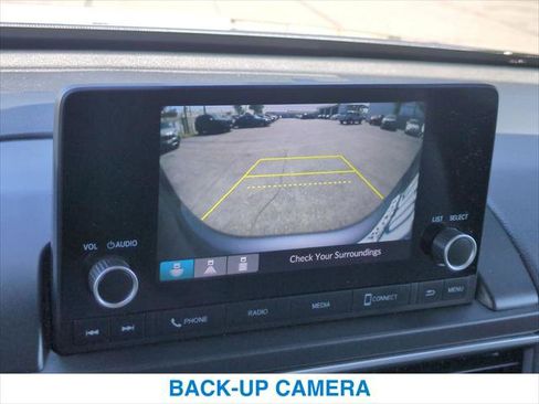 Used 2023 Honda Pilot LX image 18