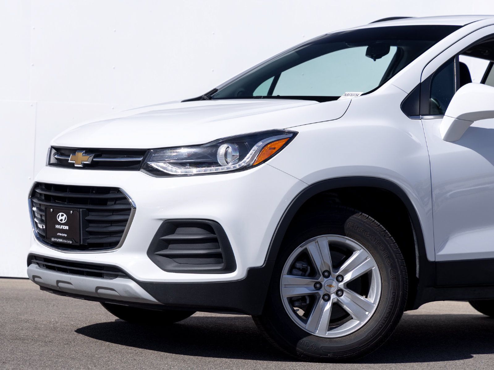 Used 2019 Chevrolet Trax LT w/ LT Convenience Package AWD/4WD image 2