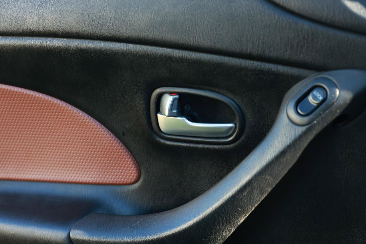 Used 2002 MAZDA MX-5 Miata SE RWD image 36