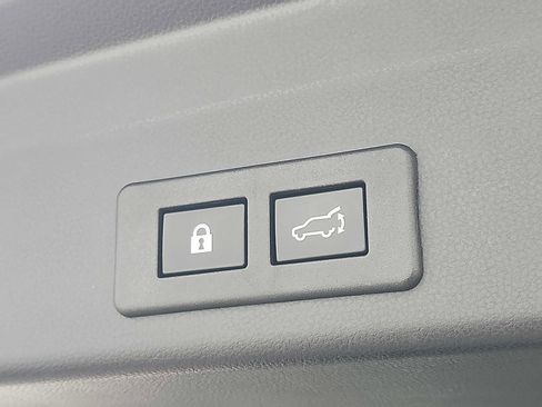 Used 2023 Subaru Ascent Limited image 29