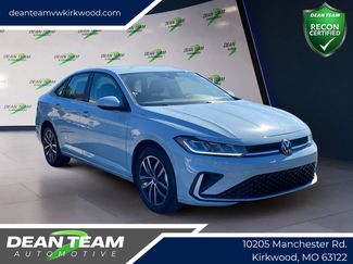 Used 2025 Volkswagen Jetta SE video 1