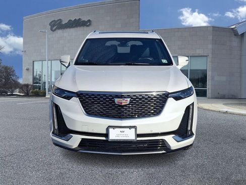 Certified 2024 Cadillac XT6 Premium Luxury image 2