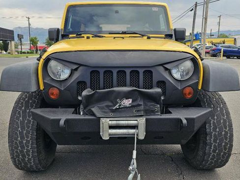 Used 2009 Jeep Wrangler Unlimited X AWD/4WD image 2