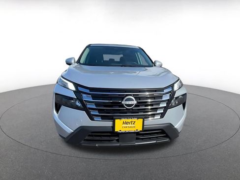 Used 2025 Nissan Rogue SV AWD/4WD image 4