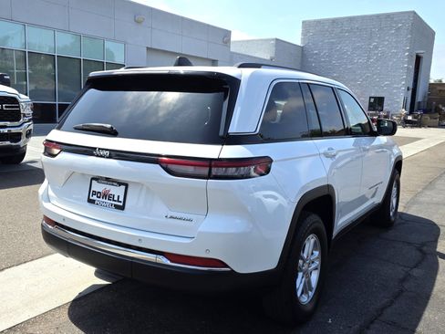 Certified 2024 Jeep Grand Cherokee Laredo RWD image 5
