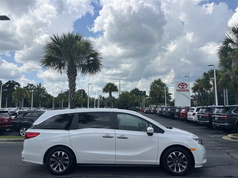 Used 2024 Honda Odyssey EX-L image 11