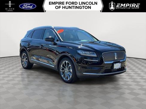 Used 2023 Lincoln Nautilus Reserve image 1