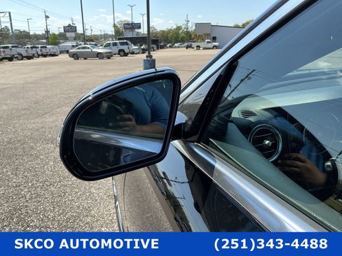 Used 2019 Mercedes-Benz E 300 image 10