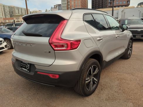 Used 2024 Volvo XC40 B5 Core AWD/4WD image 7