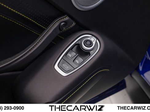 Used 2023 Aston Martin V8 Vantage Coupe RWD image 38