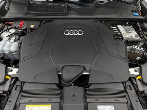 Used 2019 Audi Q8 Premium Plus w/ Premium Plus image 40