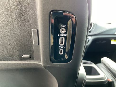 New 2026 Chrysler Pacifica Select AWD/4WD image 20