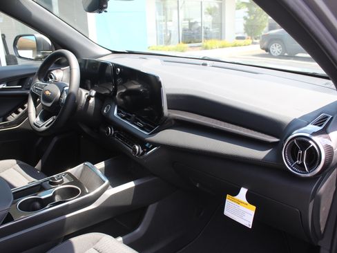 New 2027 Chevrolet Equinox LT w/ Safety and Technology Package AWD/4WD image 14