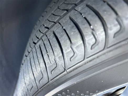 Certified 2024 Hyundai Elantra SEL image 31