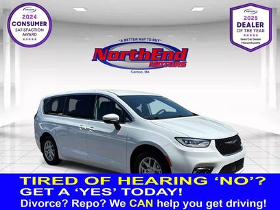 Used 2023 Chrysler Pacifica Touring-L