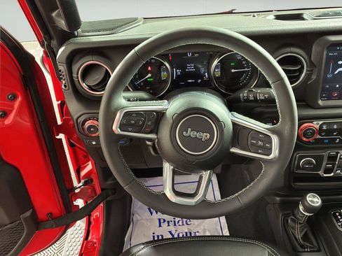 Used 2023 Jeep Wrangler Unlimited Sahara w/ Cold Weather Group AWD/4WD image 15