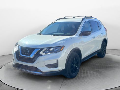 Used 2017 Nissan Rogue SV w/ Midnight Edition image 3