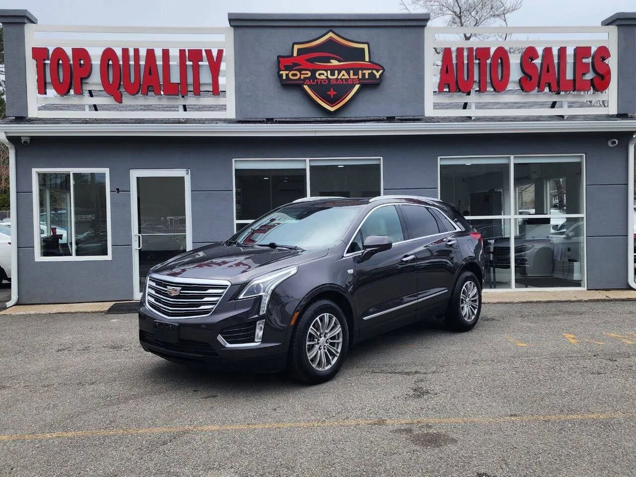 Used 2017 Cadillac XT5 Luxury w/ Driver Awareness Package AWD/4WD image 1
