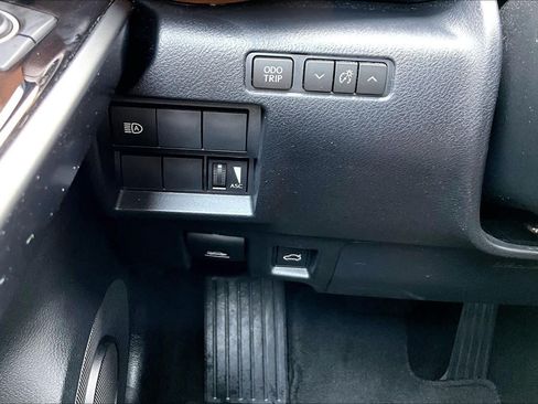 Used 2024 Lexus IS 350 F Sport RWD image 34