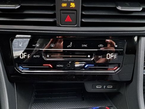 New 2026 Volkswagen Jetta SE FWD image 22