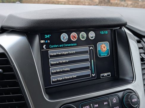 Used 2020 Chevrolet Suburban LT w/ Luxury Package image 20