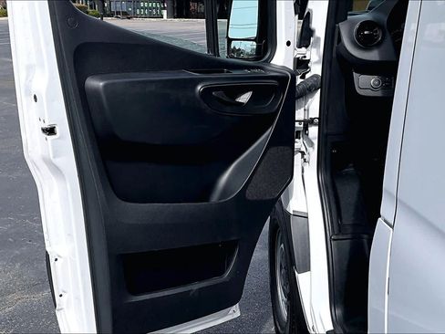 Used 2023 Mercedes-Benz Sprinter 2500 image 22