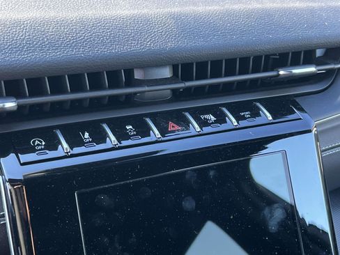 Used 2024 Jeep Grand Cherokee Altitude image 20