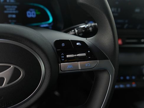 Certified 2025 Hyundai Elantra Blue image 22