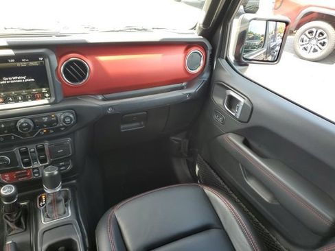 Used 2021 Jeep Gladiator Rubicon w/ Dual Top Group AWD/4WD image 16