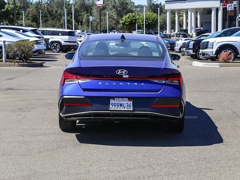 Used 2025 Hyundai Elantra SEL FWD image 4