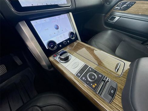 Used 2019 Land Rover Range Rover HSE image 10